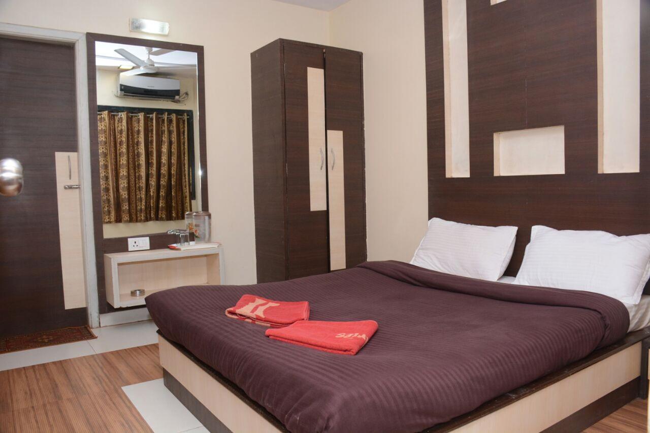 Hotel Kumar Plaza Матеран Экстерьер фото