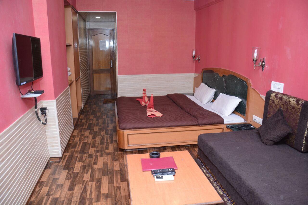 Hotel Kumar Plaza Матеран Экстерьер фото